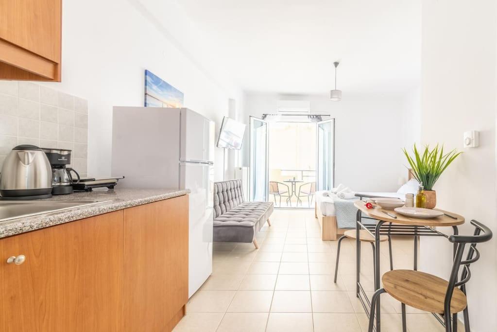 Urban Apt Next University 11 伊拉克利翁 外观 照片